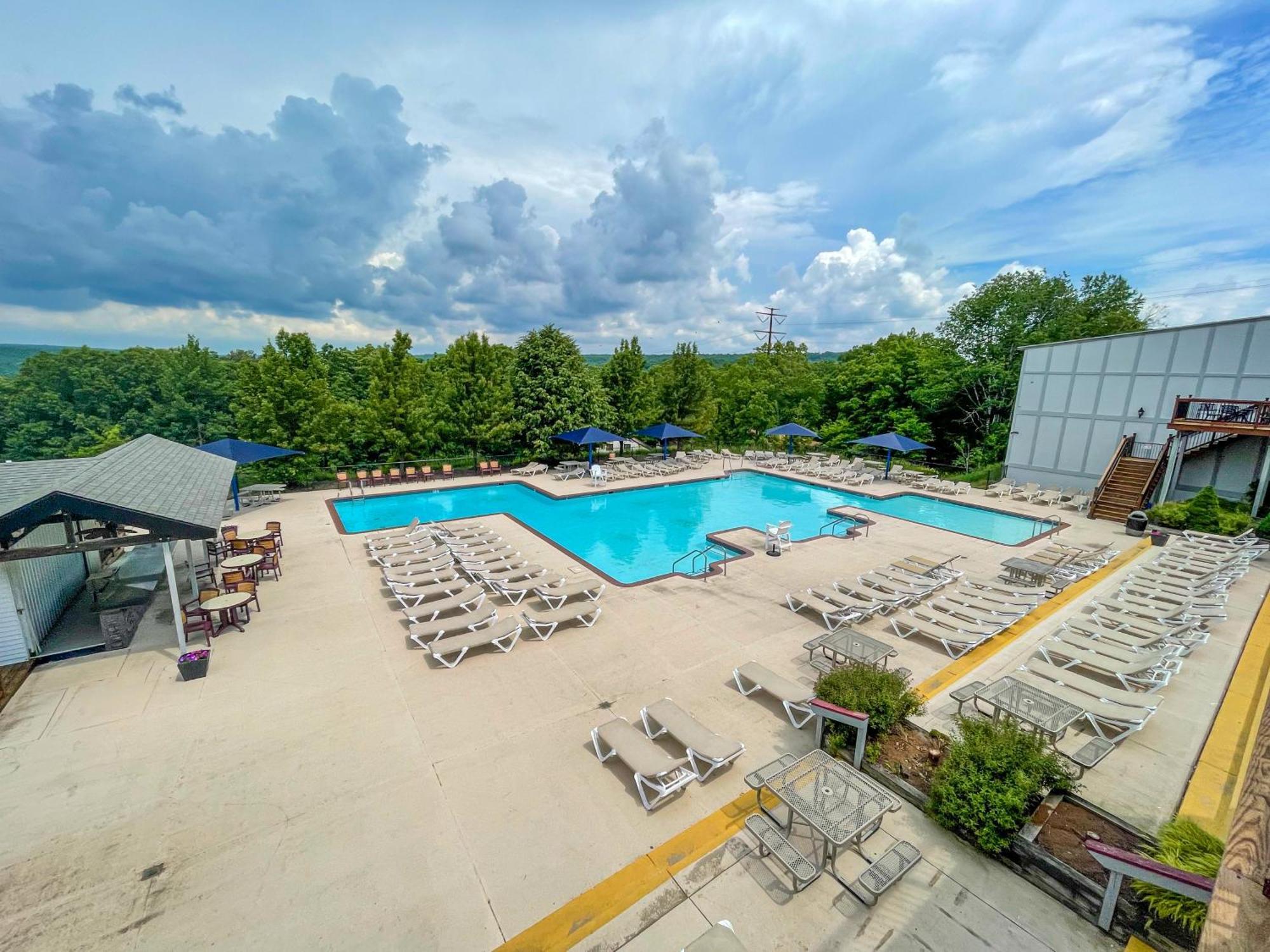 Unique Roundhouse: Hot Tub-Game Room-Firepit&More! Bushkill Extérieur photo