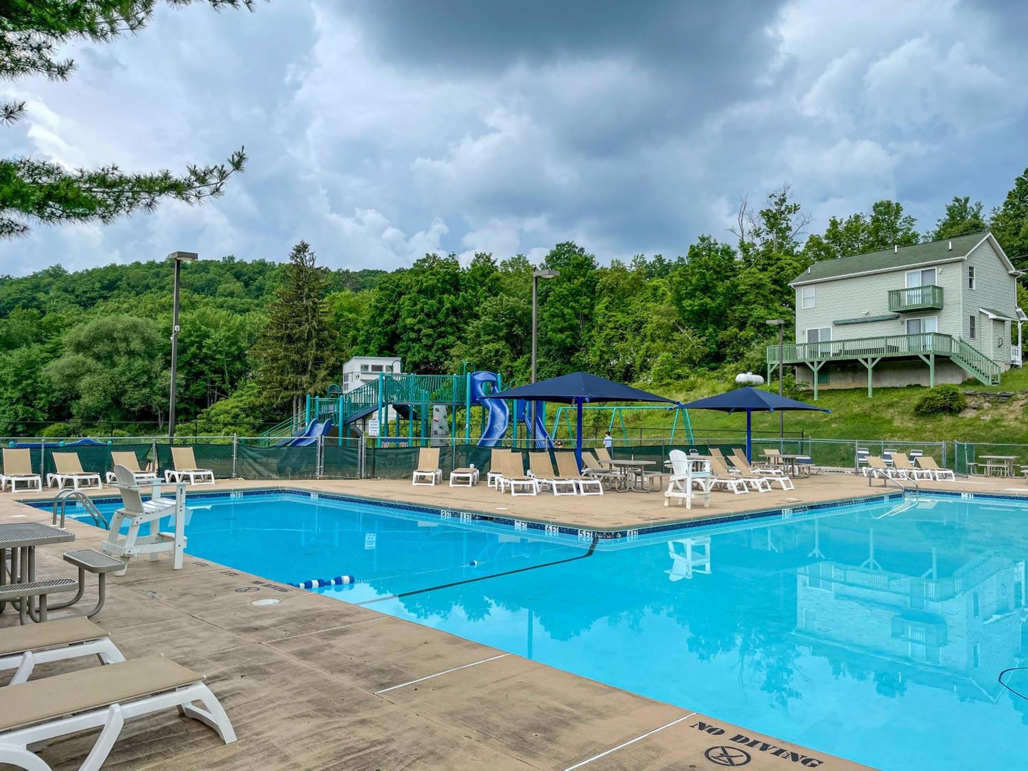 Unique Roundhouse: Hot Tub-Game Room-Firepit&More! Bushkill Extérieur photo