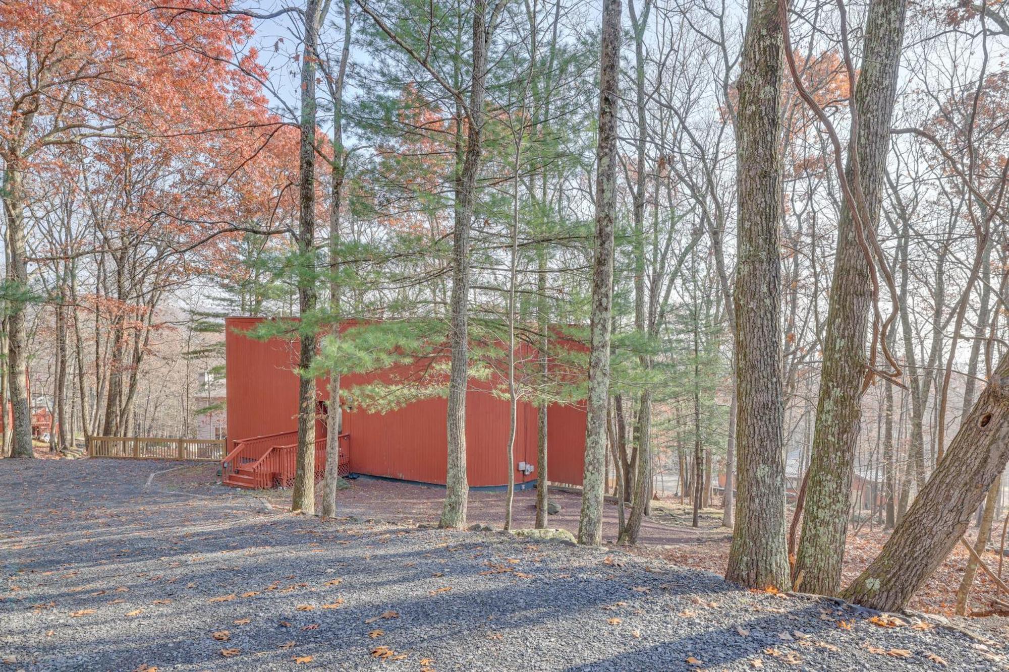 Unique Roundhouse: Hot Tub-Game Room-Firepit&More! Bushkill Extérieur photo