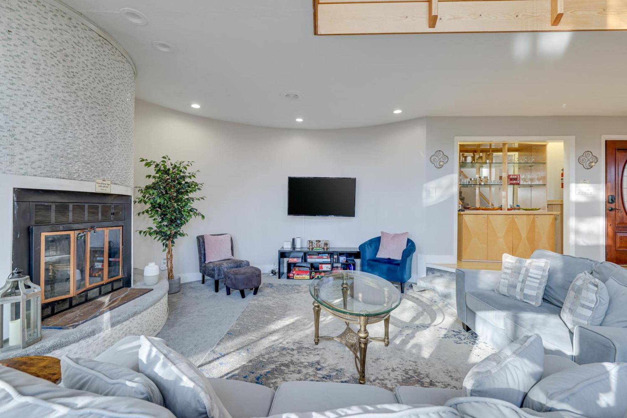 Unique Roundhouse: Hot Tub-Game Room-Firepit&More! Bushkill Extérieur photo